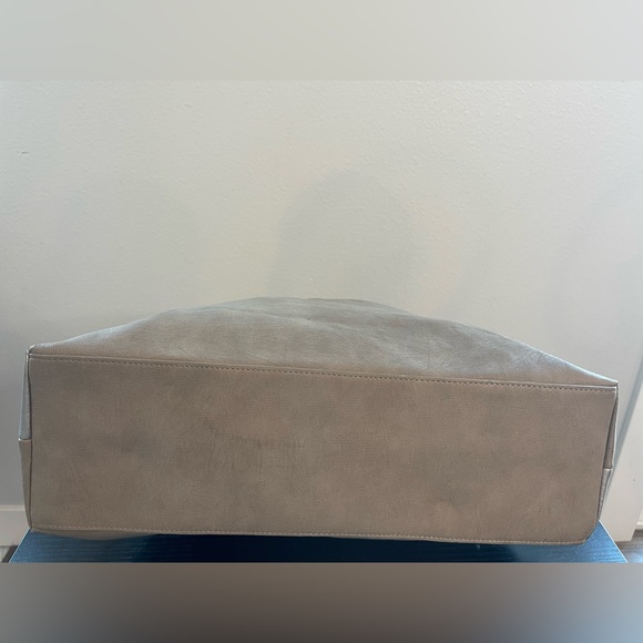 Stella and Dot Criss Cross Hobo Bag - Picture 6 of 10